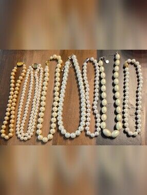 LOT OF 7 PAIRS OF HIGH QUALITY HEAVY VINTAGE PEARLS. Keep or resell